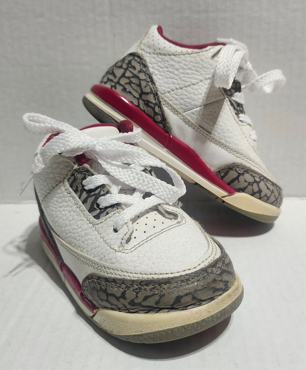 Air Jordan 3 Retro Cardinal Red Toddler Size 7C White Cement 832033-126